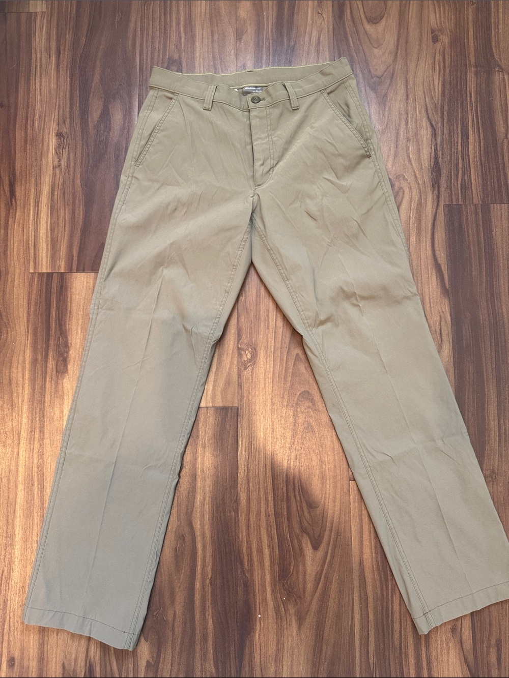 Eddie Bauer Men's olive Chinos